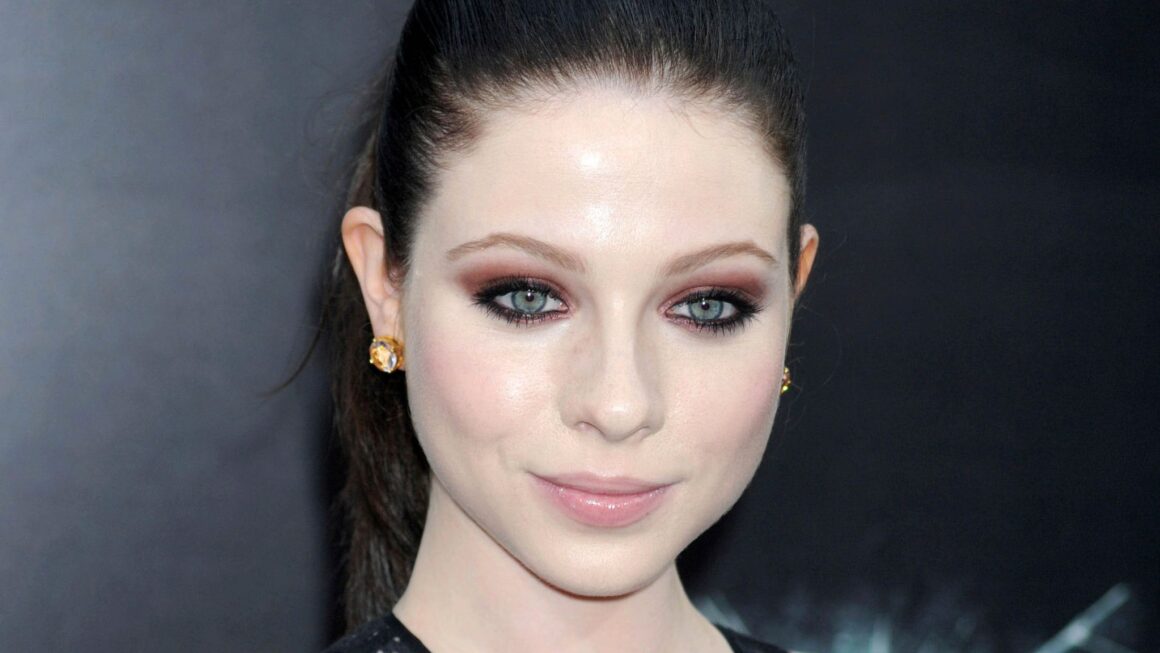 Michelle Trachtenberg’s Death Shocks Hollywood: 5 Iconic Roles That Defined Her Legacy